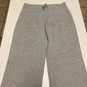 Women’s Nike sweatpants, size M